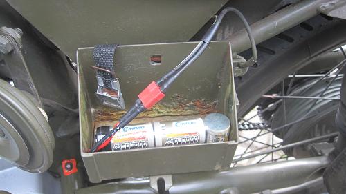 Steckverbindung mit Goldkontakten aus dem RC-Bereich an die Hercules gelötet und das kleine Päckchen angestöpselt