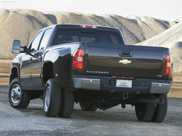 Chevrolet-Silverado_3500_HD_LTZ_Crew_Cab_2007_1600x1200_wallpaper_08 (Small).jpg